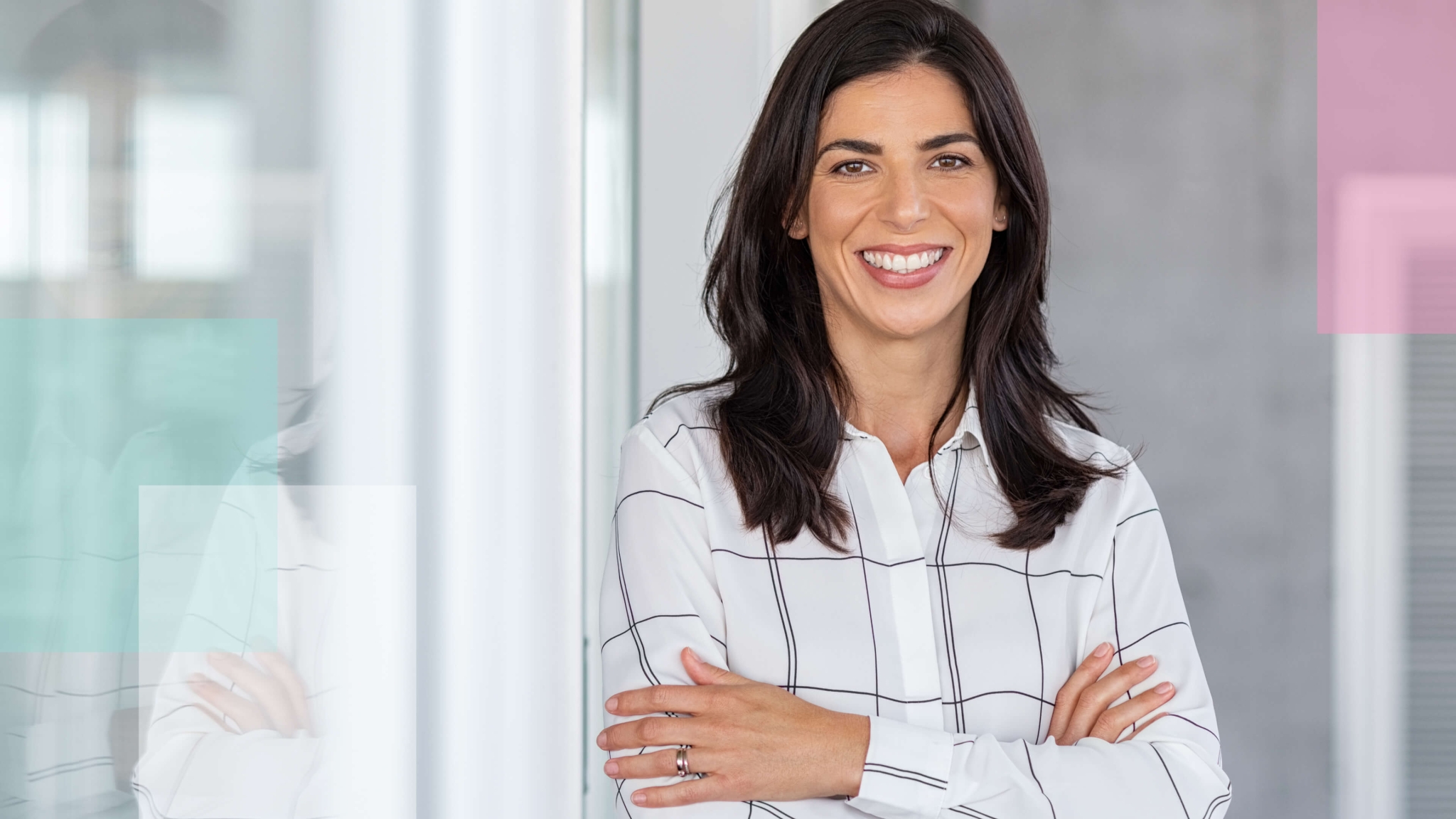 Foto einer Arbeitgeberin, froh ist mit LOKA etwas für ihre Mitarbeiter und die Region zu tun